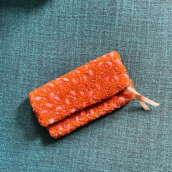 Banana Republic Beaded Clutch - Picture 4 of 7